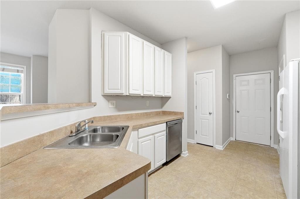 3 bedroom, 3 bathroom, 1,875 sq ft townhouse for sale at 1006 Ivydale Circle, Lawrenceville, GA 30045 — photo 6