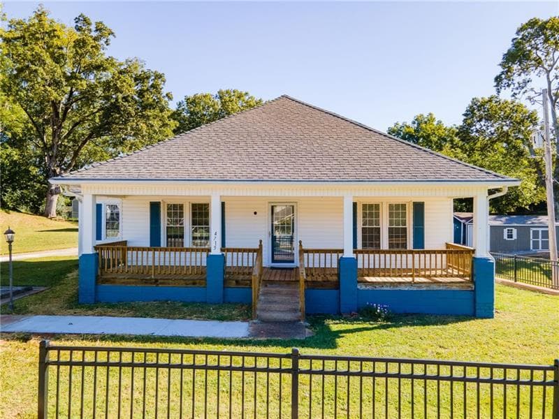 3 bedroom, 2 bathroom, 1,720 sq ft single family residence for rent at 4715 S Lee Street, Buford, GA 30518 for $2,850 a month — photo 1 of 37