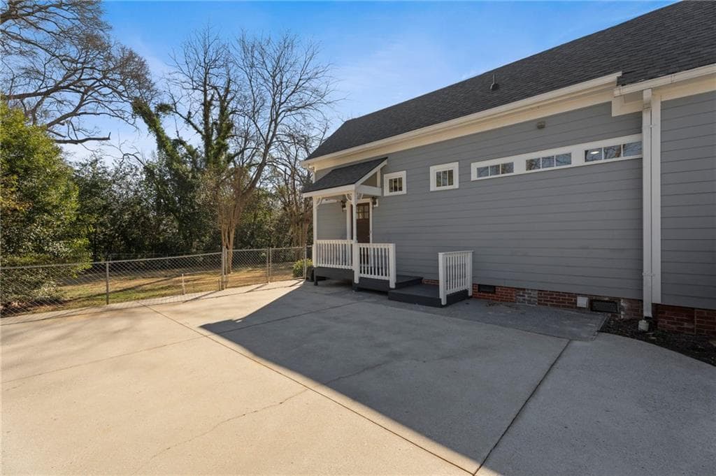 5 bedroom, 4 bathroom, 3,409 sq ft single family residence for sale at 114 Cleveland Street, Mcdonough, GA 30253 — photo 5