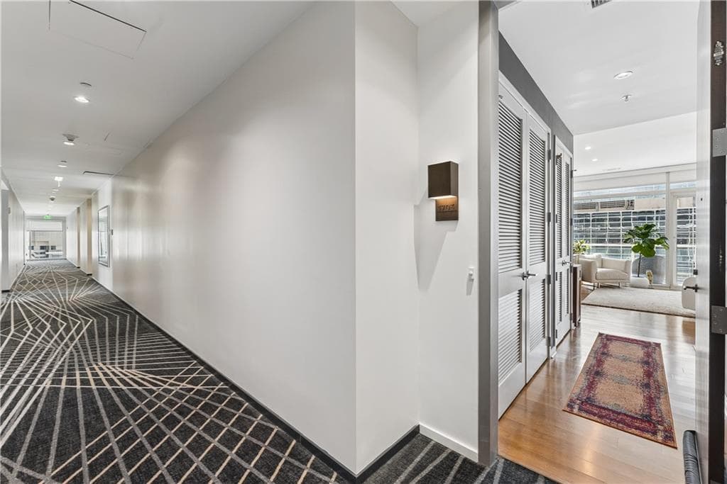 2 bedroom, 2 bathroom, 1,399 sq ft condominium for sale at 45 Ivan Allen Jr Boulevard 1703, Atlanta, GA 30308 — photo 2