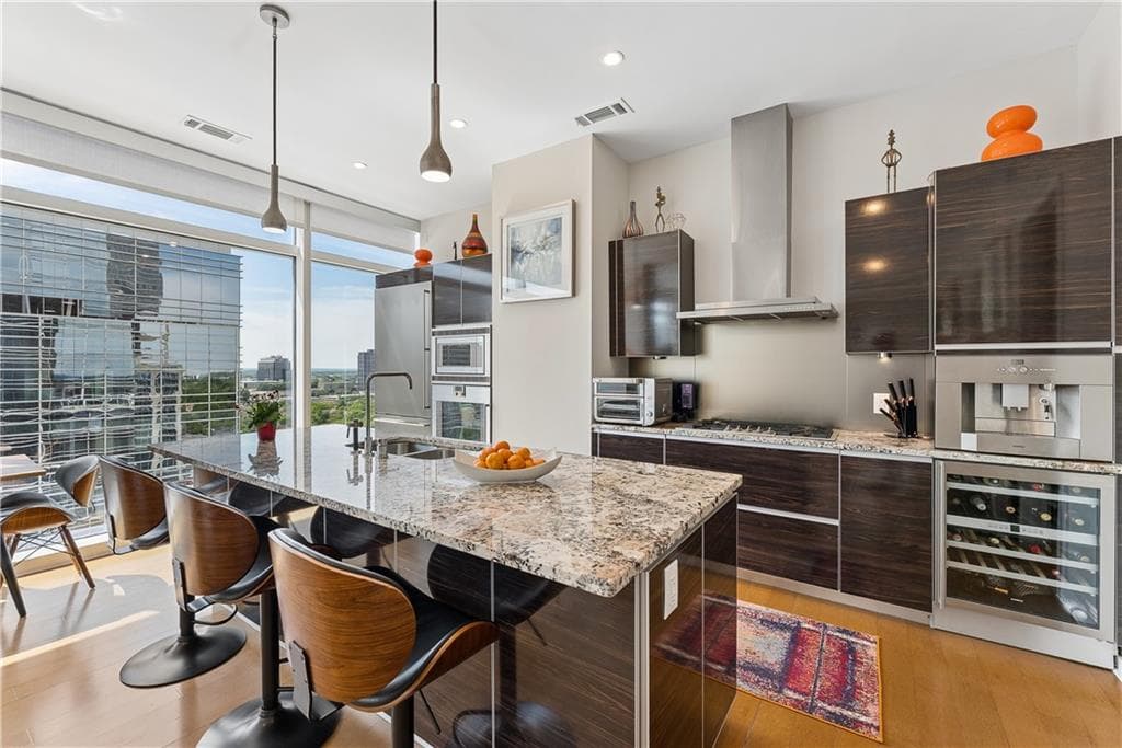 2 bedroom, 2 bathroom, 1,399 sq ft condominium for sale at 45 Ivan Allen Jr Boulevard 1703, Atlanta, GA 30308 — photo 8