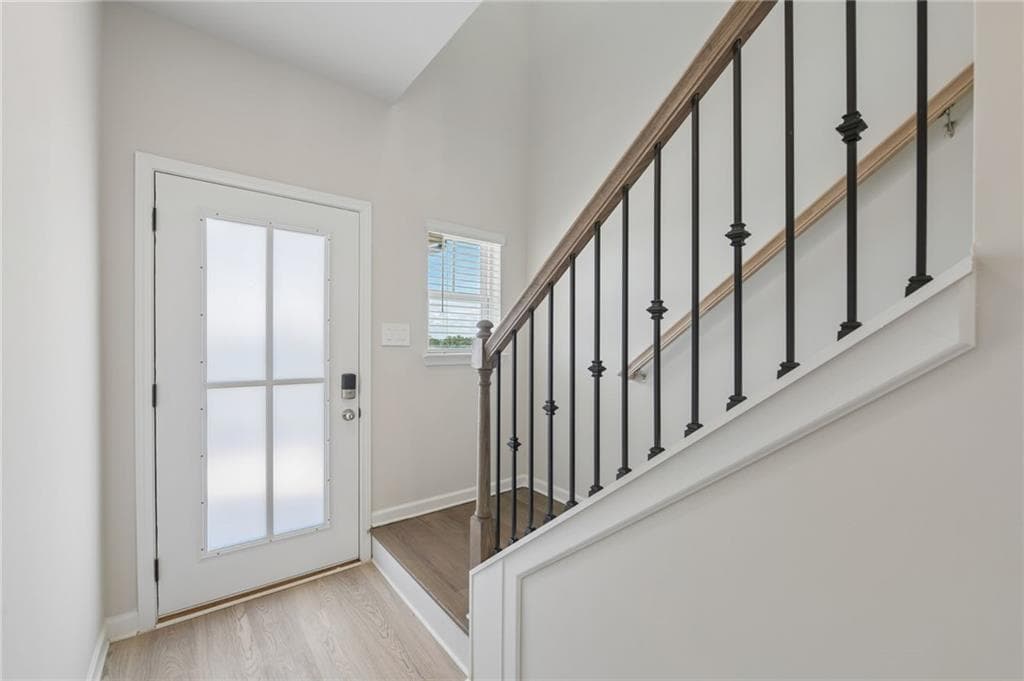 5 bedroom, 3 bathroom, 2,352 sq ft single family residence for sale at 4940 Macomber Lane, Cumming, GA 30041 — photo 8