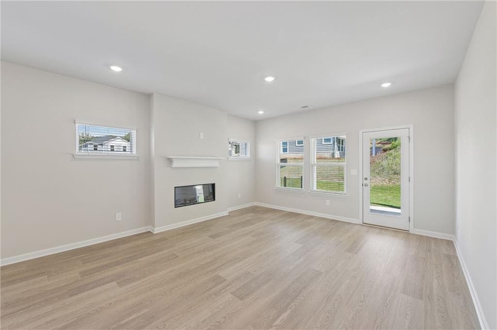 5 bedroom, 3 bathroom, 2,352 sq ft single family residence for sale at 4940 Macomber Lane, Cumming, GA 30041 — photo 9