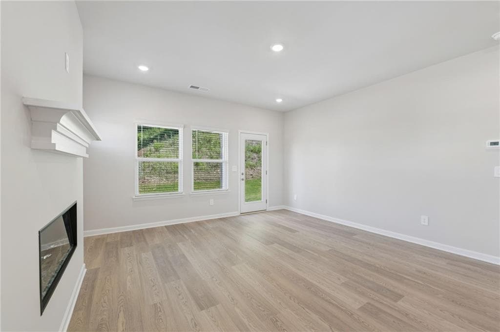 5 bedroom, 3 bathroom, 2,352 sq ft single family residence for sale at 4940 Macomber Lane, Cumming, GA 30041 — photo 10