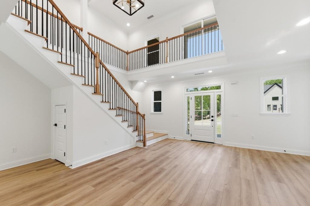 4 bedroom, 5 bathroom, 4,048 sq ft single family residence for sale at 1016 Queens Bridge Way, Griffin, GA 30223 — photo 3