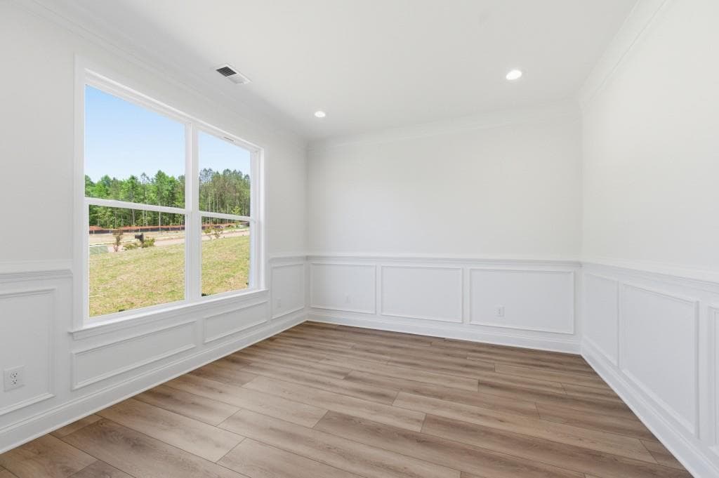 4 bedroom, 5 bathroom, 4,048 sq ft single family residence for sale at 1016 Queens Bridge Way, Griffin, GA 30223 — photo 6