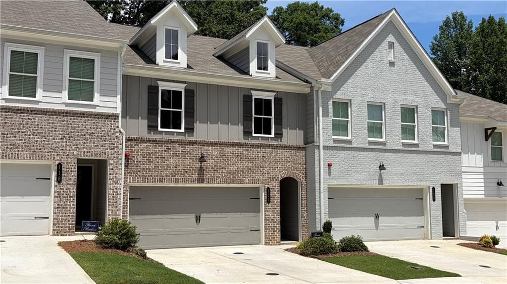 3 bedroom, 3 bathroom, 1,805 sq ft townhouse for sale at 122 Bluffington Way, Marietta, GA 30066