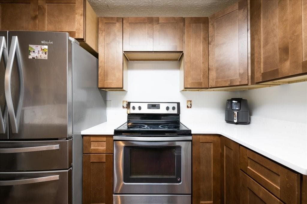 3 bedroom, 2 bathroom, 1,874 sq ft single family residence for sale at 215 Highgrove Drive, Covington, GA 30016 — photo 8