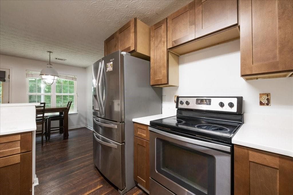3 bedroom, 2 bathroom, 1,874 sq ft single family residence for sale at 215 Highgrove Drive, Covington, GA 30016 — photo 10