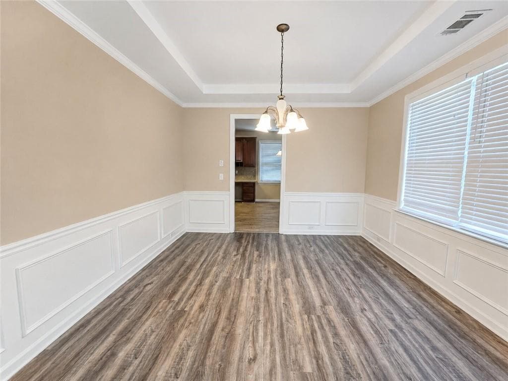 4 bedroom, 3 bathroom, 3,161 sq ft single family residence under contract at 562 Preserve Park Drive, Loganville, GA 30052 — photo 4