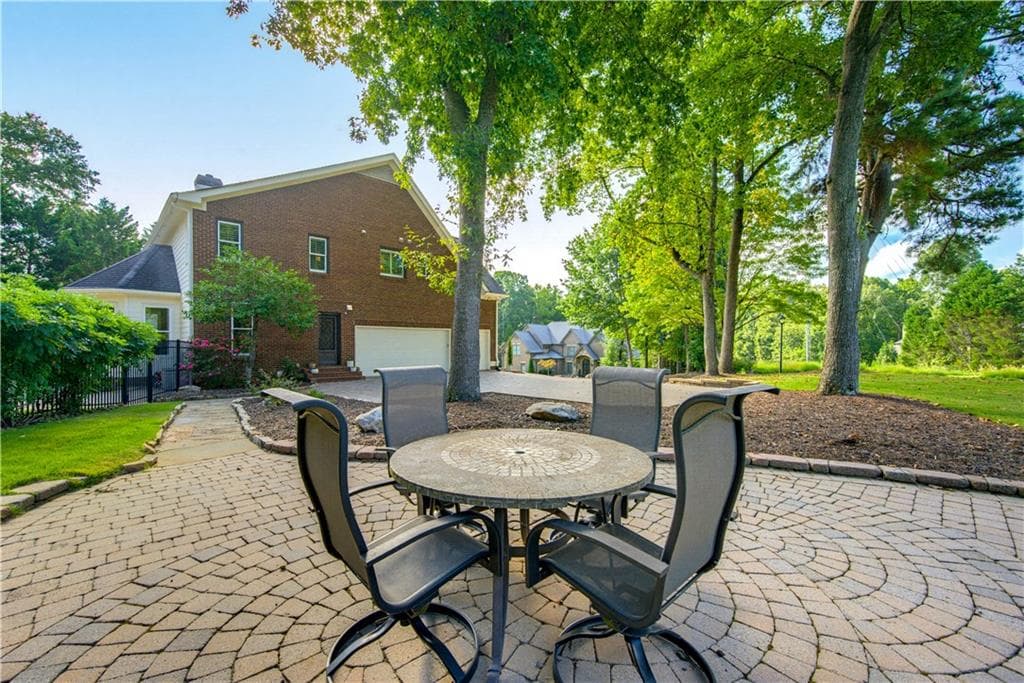 6 bedroom, 5 bathroom, 3,570 sq ft single family residence under contract at 565 Greenview Terrace, Milton, GA 30004 — photo 9