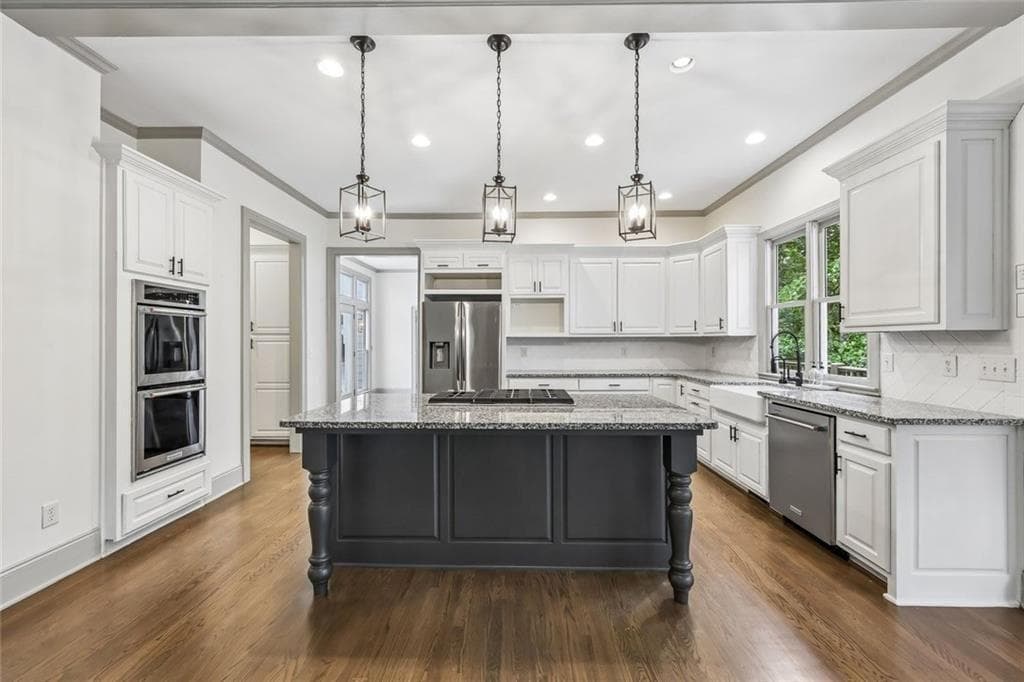 6 bedroom, 6 bathroom, 6,248 sq ft single family residence for sale at 3910 Two Rivers Drive, Cumming, GA 30041 — photo 6