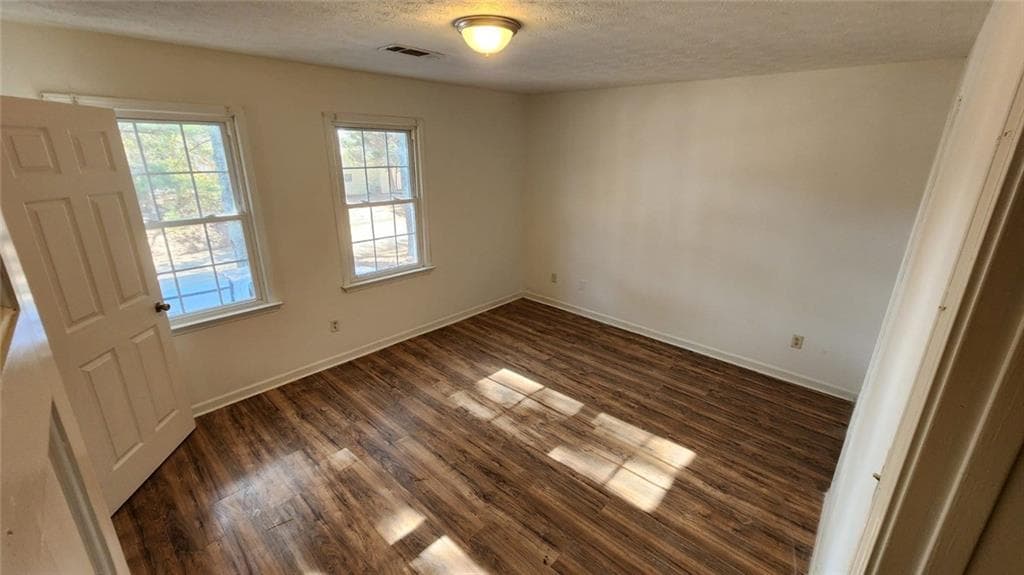 2 bedroom, 3 bathroom, 1,188 sq ft townhouse for sale at 631 Hunting Creek Lane, Conyers, GA 30013 — photo 4