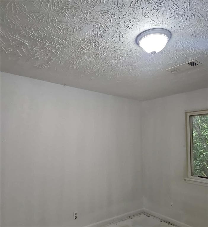 3 bedroom, 2 bathroom, 1,418 sq ft condominium under contract at 8571 Parkside Drive, Jonesboro, GA 30238 — photo 8
