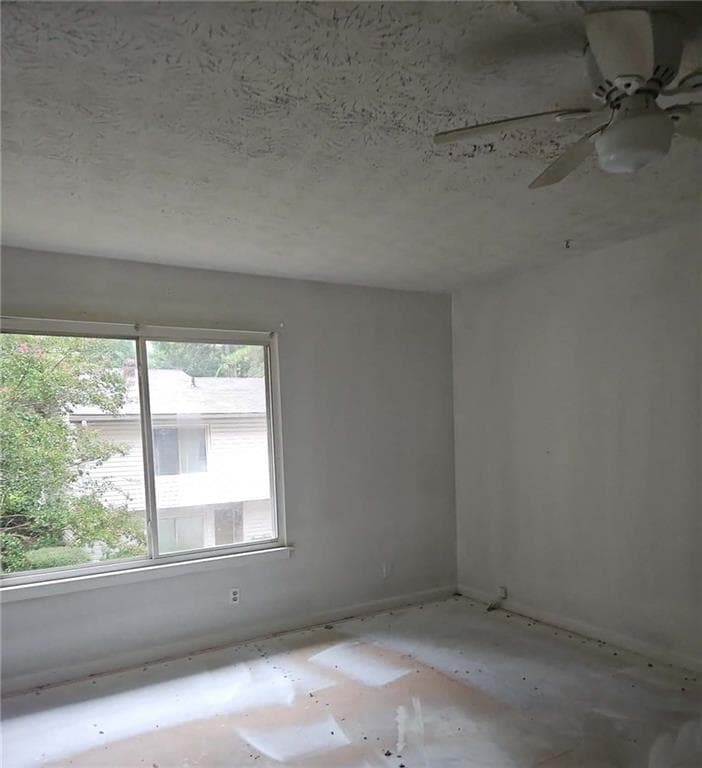 3 bedroom, 2 bathroom, 1,418 sq ft condominium under contract at 8571 Parkside Drive, Jonesboro, GA 30238 — photo 9
