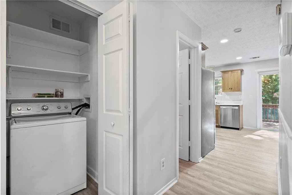 3 bedroom, 3 bathroom, 1,396 sq ft single family residence for rent at 10390 Rillridge Court, Alpharetta, GA 30022 for $2,100 a month — photo 4