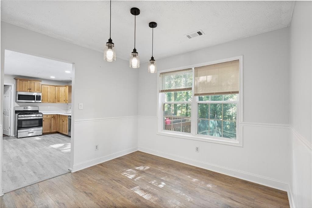 3 bedroom, 3 bathroom, 1,396 sq ft single family residence for rent at 10390 Rillridge Court, Alpharetta, GA 30022 for $2,100 a month — photo 7