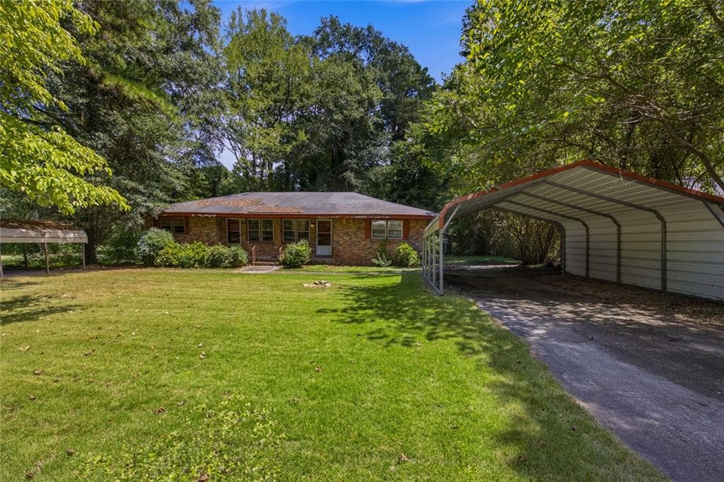 duplex under contract at 5571 Edith Street, Austell, GA 30106 — photo 2
