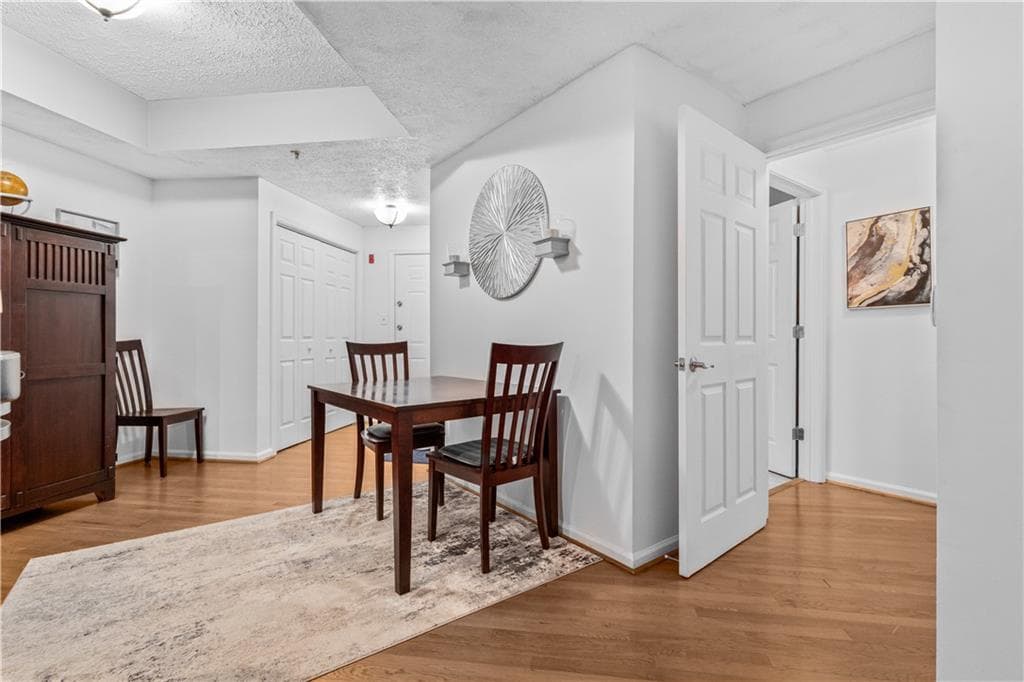 2 bedroom, 2 bathroom, 1,181 sq ft condominium for sale at 1250 Parkwood Circle 2108, Atlanta, GA 30339 — photo 7
