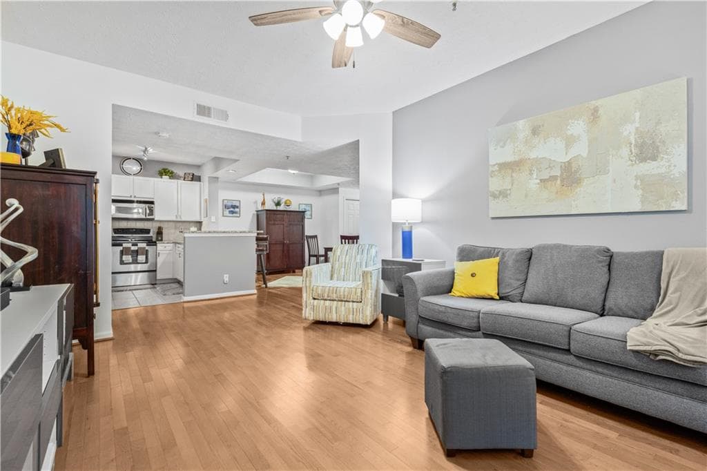 2 bedroom, 2 bathroom, 1,181 sq ft condominium for sale at 1250 Parkwood Circle 2108, Atlanta, GA 30339 — photo 9