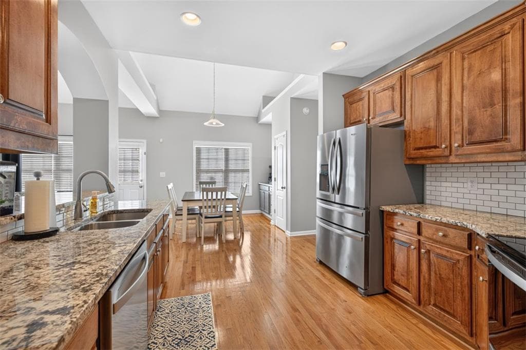 4 bedroom, 2 bathroom, 2,059 sq ft single family residence under contract at 1129 Woodmere Drive, Loganville, GA 30052 — photo 6