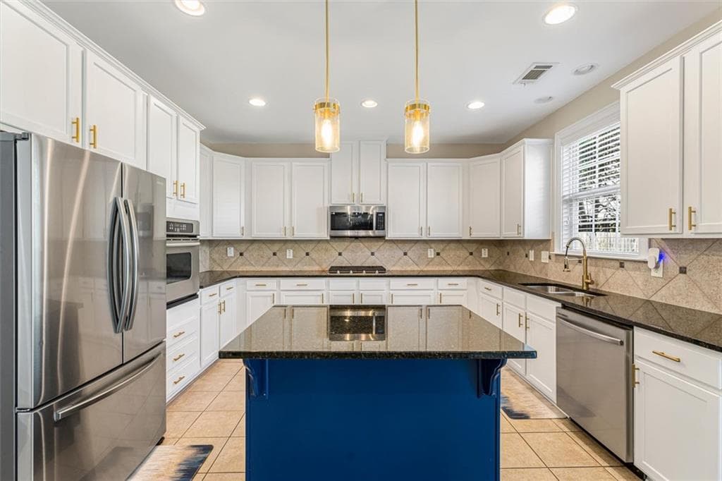 5 bedroom, 5 bathroom, 3,844 sq ft single family residence for sale at 3676 Bridge Walk Drive, Lawrenceville, GA 30044 — photo 2