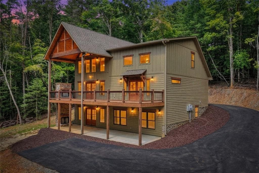 4 bedroom, 3 bathroom, 3,600 sq ft single family residence for sale at 200 W Goldmine Road, Ellijay, GA 30536 — photo 3