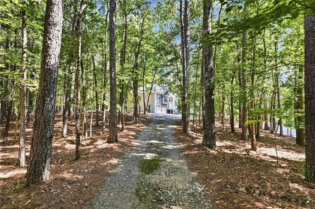 3 bedroom, 3 bathroom, 2,031 sq ft single family residence for sale at 368 N Victoria Road, Woodstock, GA 30189 — photo 2