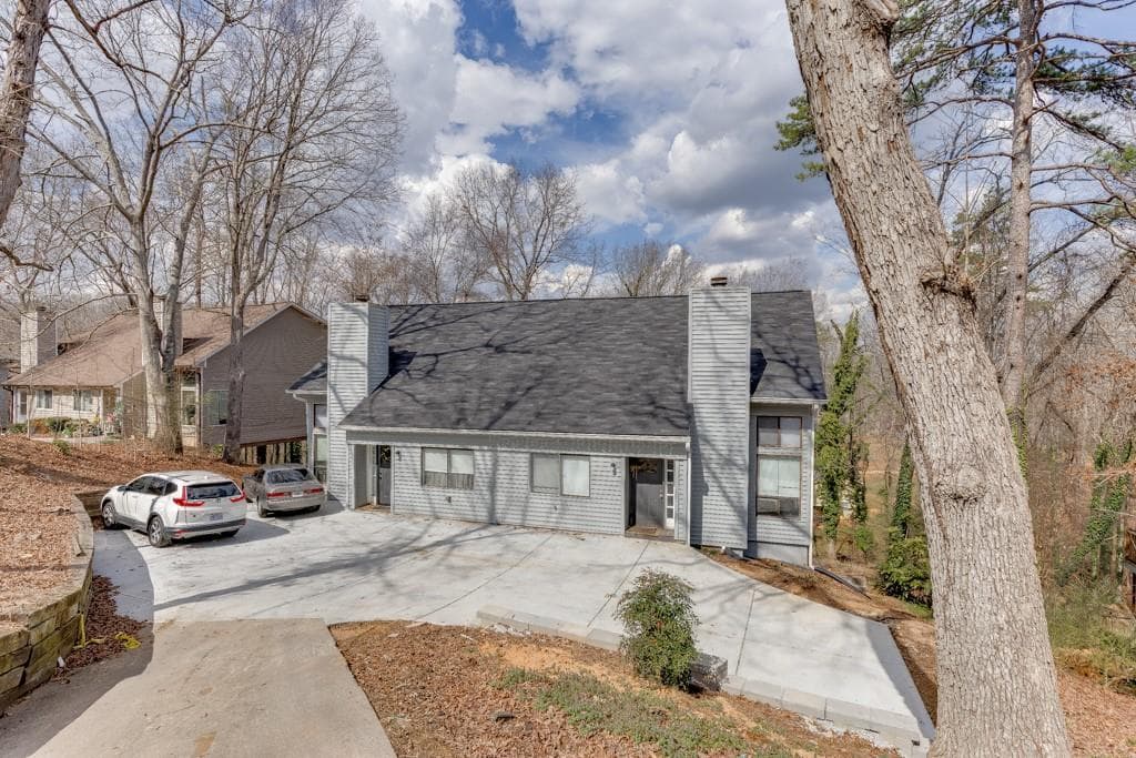 6 bedroom, 4 bathroom, 2,944 sq ft townhouse for sale at 3932 Darryl Lane, Gainesville, GA 30506 — photo 3
