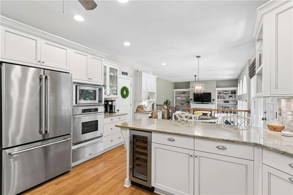 4 bedroom, 3 bathroom, 2,545 sq ft single family residence under contract at 3090 Salisbury Drive, Alpharetta, GA 30004 — photo 5