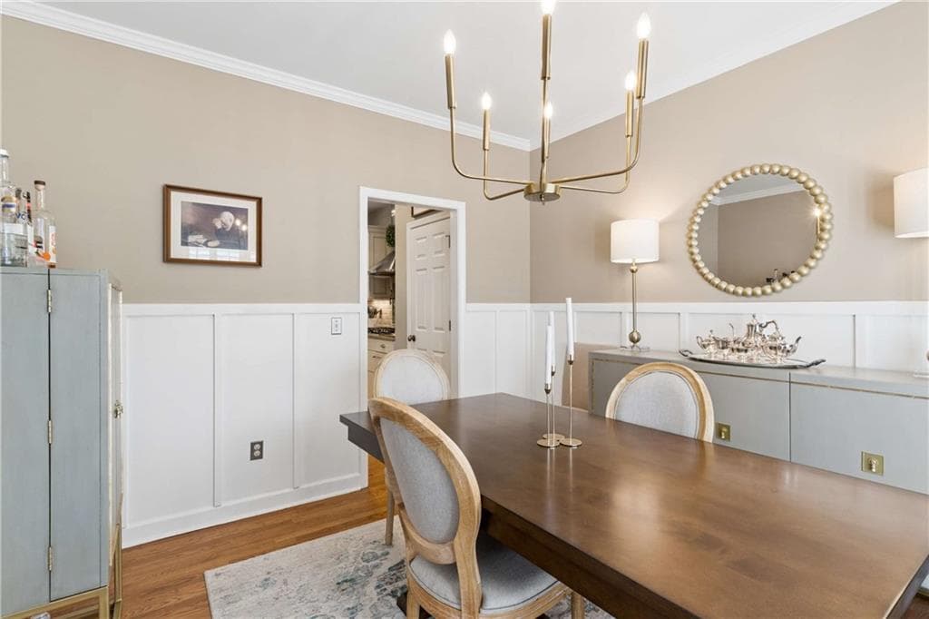 4 bedroom, 3 bathroom, 2,545 sq ft single family residence under contract at 3090 Salisbury Drive, Alpharetta, GA 30004 — photo 9