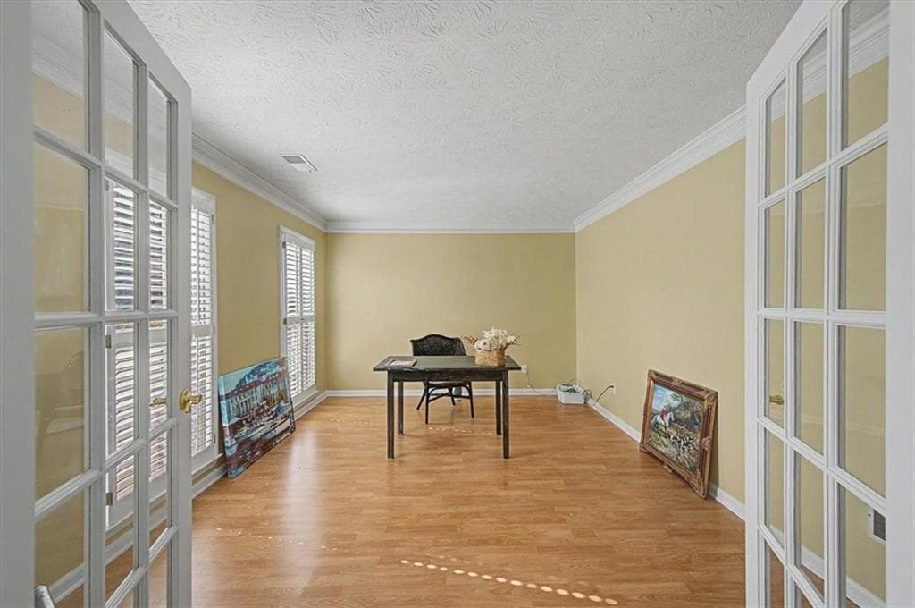 5 bedroom, 4 bathroom, 3,180 sq ft single family residence under contract at 1820 N Chestnut Grove Drive, Marietta, GA 30066 — photo 6