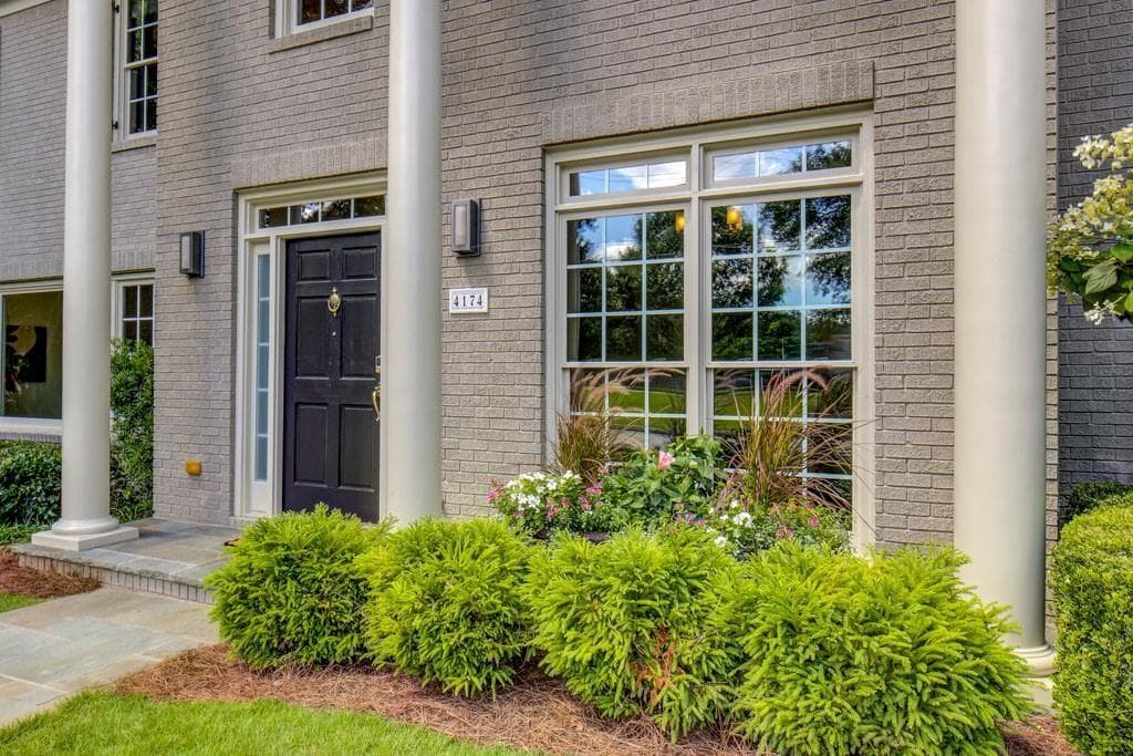 5 bedroom, 4 bathroom, 4,578 sq ft single family residence for rent at 4174 Powers Ferry Road, Atlanta, GA 30342 for $14,000 a month — photo 4