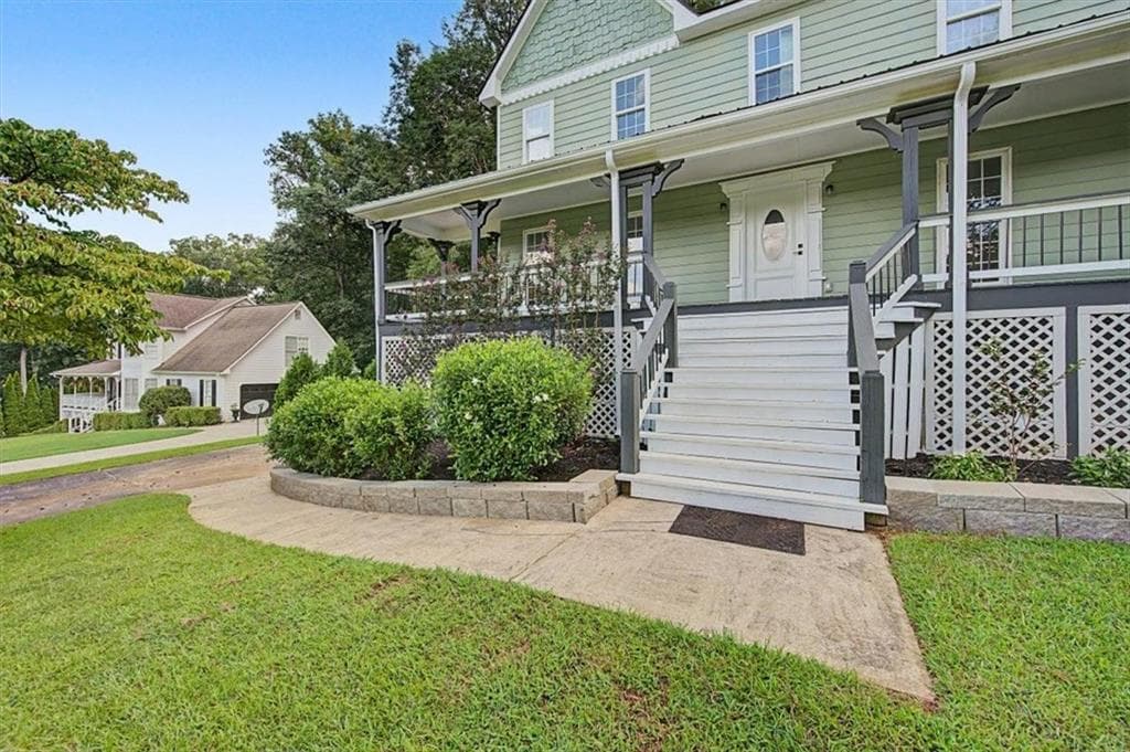 4 bedroom, 3 bathroom, 2,045 sq ft single family residence under contract at 176 Cumberland Way, Dallas, GA 30132 — photo 3