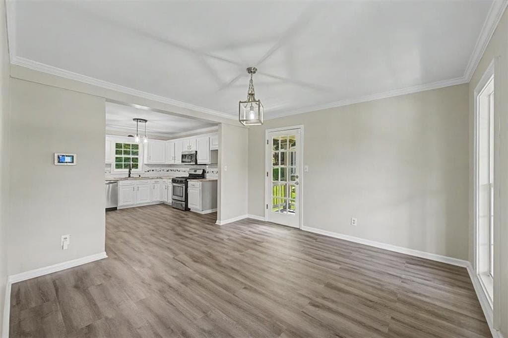 4 bedroom, 3 bathroom, 2,045 sq ft single family residence under contract at 176 Cumberland Way, Dallas, GA 30132 — photo 8