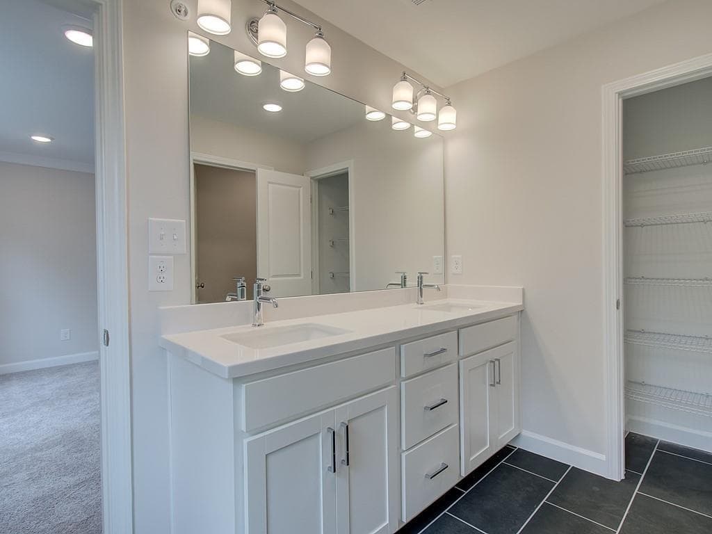 3 bedroom, 3 bathroom, 1,805 sq ft townhouse for sale at 122 Bluffington Way, Marietta, GA 30066 — photo 8