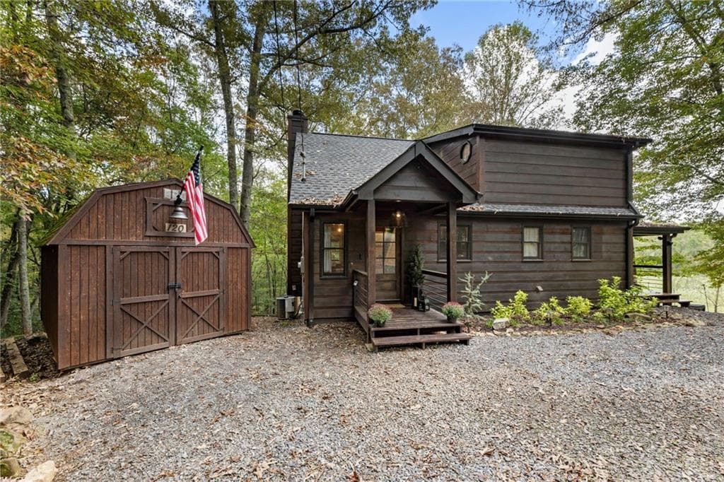 4 bedroom, 3 bathroom, 2,080 sq ft single family residence under contract at 120 Brookhaven Trail, Blue Ridge, GA 30513 — photo 4