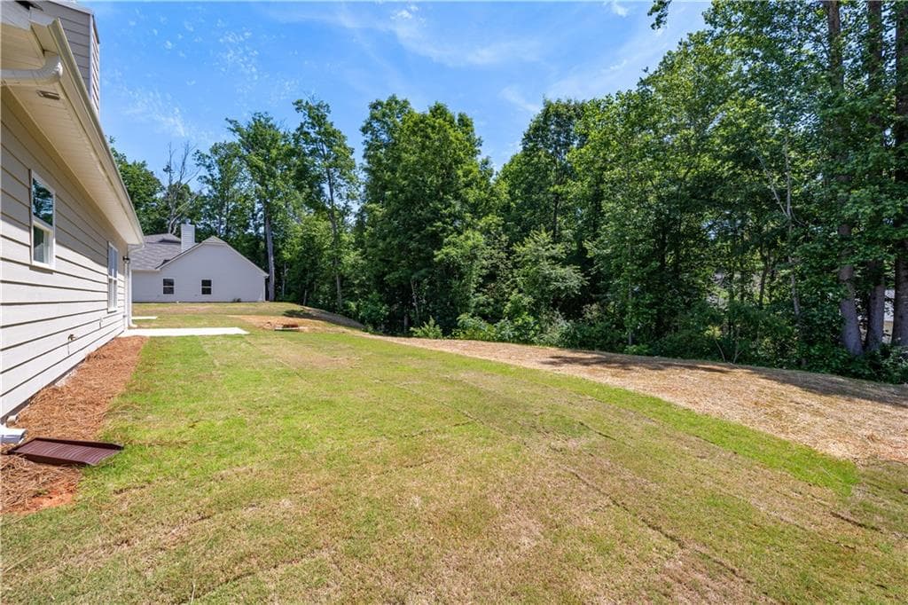 3 bedroom, 2 bathroom, 1,600 sq ft single family residence for sale at 503 Charleston Place, Villa Rica, GA 30180 — photo 2