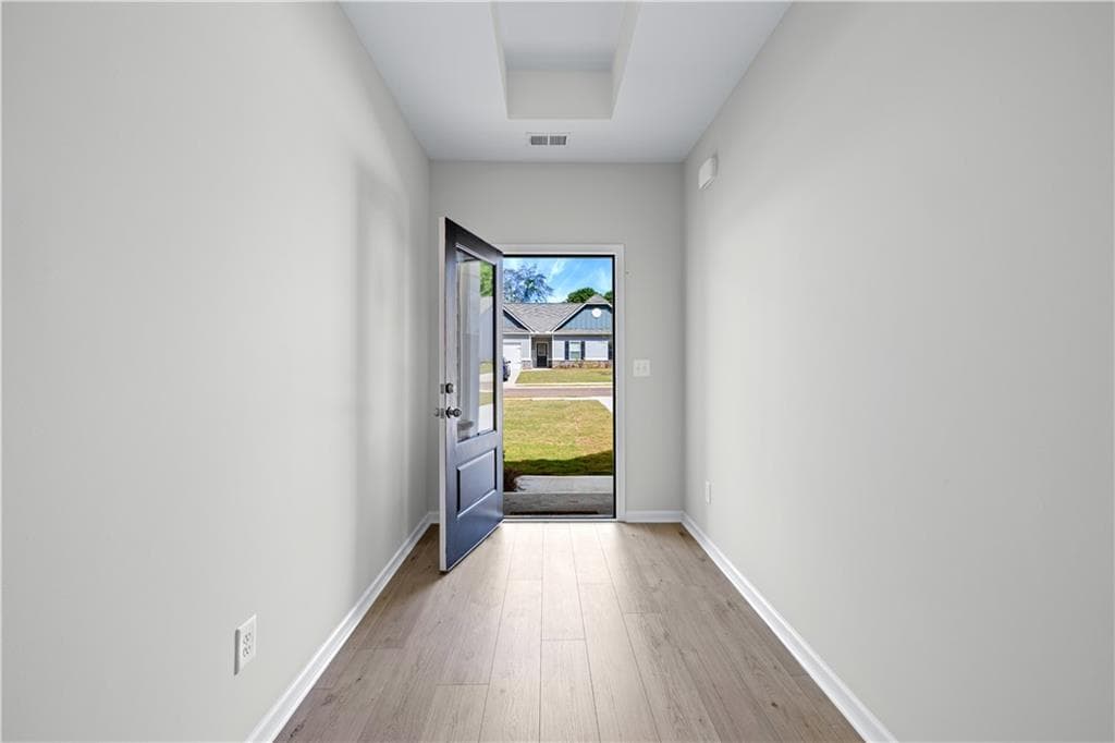 3 bedroom, 2 bathroom, 1,600 sq ft single family residence for sale at 503 Charleston Place, Villa Rica, GA 30180 — photo 5