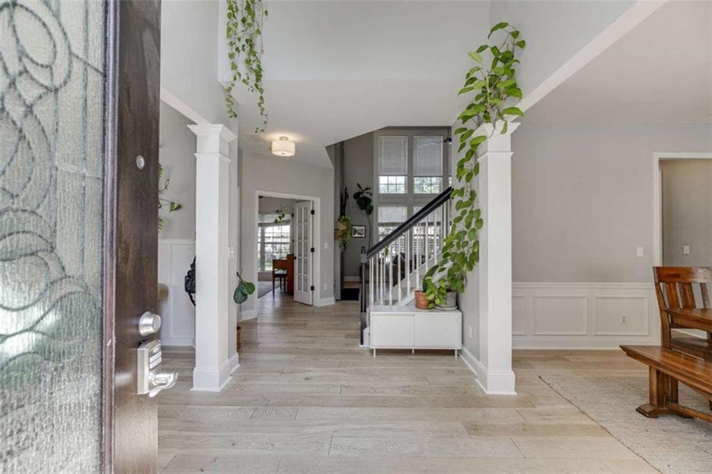 4 bedroom, 3 bathroom, 2,886 sq ft single family residence under contract at 519 Glen Creek Way, Sugar Hill, GA 30518 — photo 4