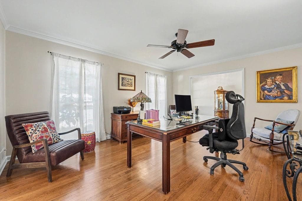 4 bedroom, 2 bathroom, 2,309 sq ft single family residence for sale at 747 Starlight Court, Sandy Springs, GA 30342 — photo 7