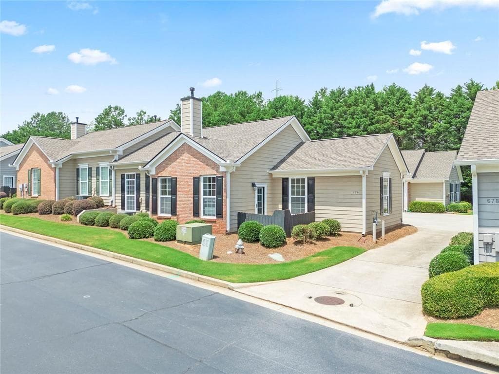 2 bedroom, 2 bathroom, 1,379 sq ft townhouse for sale at 774 Camry Circle, Dallas, GA 30157 — photo 2