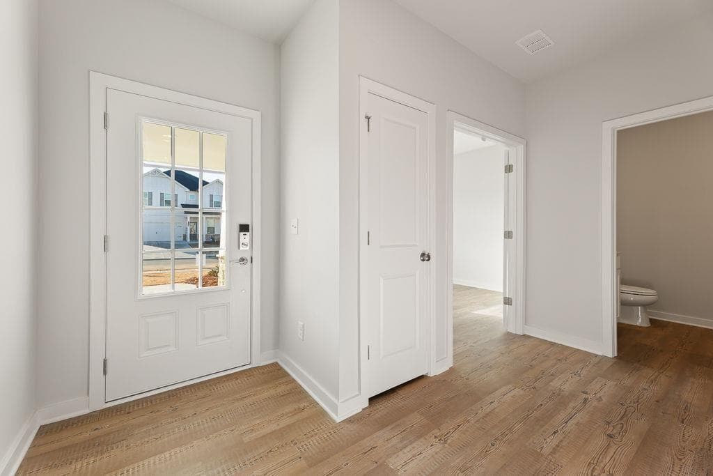 4 bedroom, 3 bathroom, 2,570 sq ft single family residence for sale at 16 Sanborne View Drive, Jefferson, GA 30549 — photo 7
