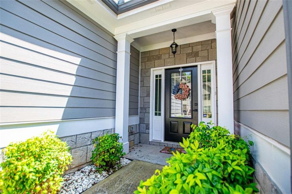 3 bedroom, 2 bathroom, 2,161 sq ft single family residence for sale at 320 Daffodil Drive, Temple, GA 30179 — photo 2