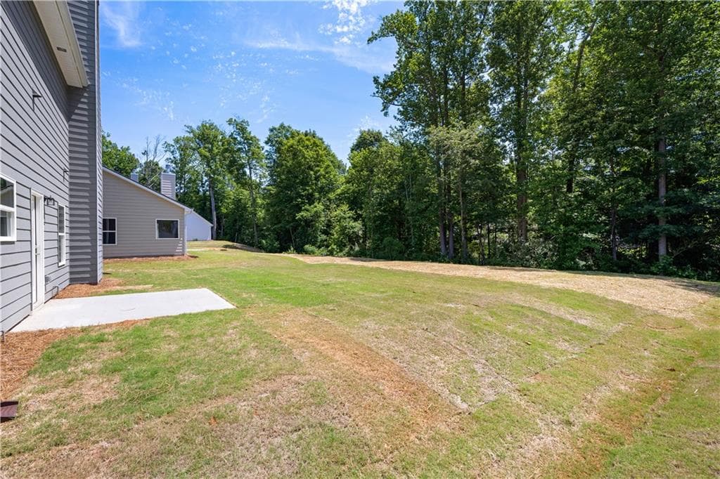 4 bedroom, 3 bathroom, 2,300 sq ft single family residence for sale at 501 Charleston Place, Villa Rica, GA 30180 — photo 2