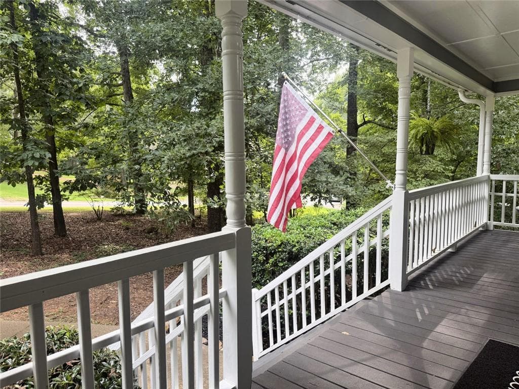 4 bedroom, 3 bathroom, 3,459 sq ft single family residence under contract at 152 Banyon Court, Dallas, GA 30157 — photo 3