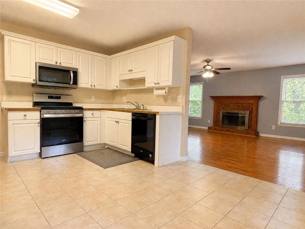 4 bedroom, 3 bathroom, 3,459 sq ft single family residence under contract at 152 Banyon Court, Dallas, GA 30157 — photo 8