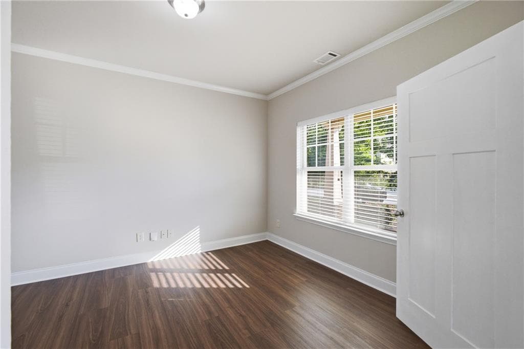 5 bedroom, 3 bathroom, 2,988 sq ft single family residence under contract at 3350 Mulberry Cove Way, Auburn, GA 30011 — photo 4