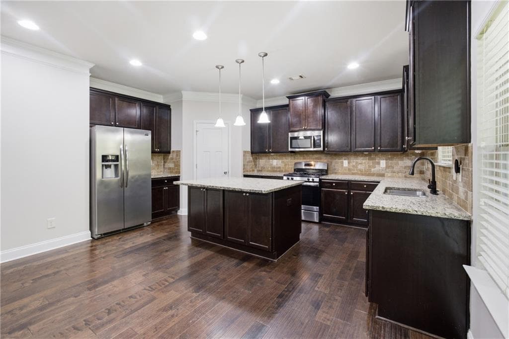 5 bedroom, 3 bathroom, 2,988 sq ft single family residence under contract at 3350 Mulberry Cove Way, Auburn, GA 30011 — photo 7