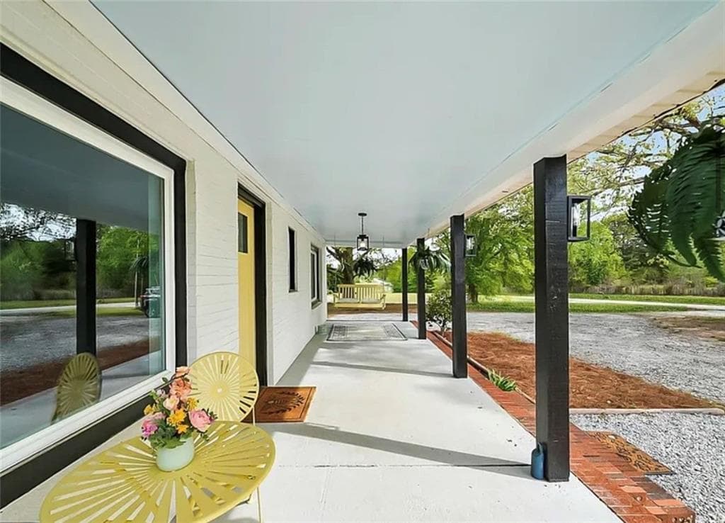 4 bedroom, 3 bathroom, 2,336 sq ft single family residence for sale at 1015 Sid Hunter Road, Senoia, GA 30276 — photo 4